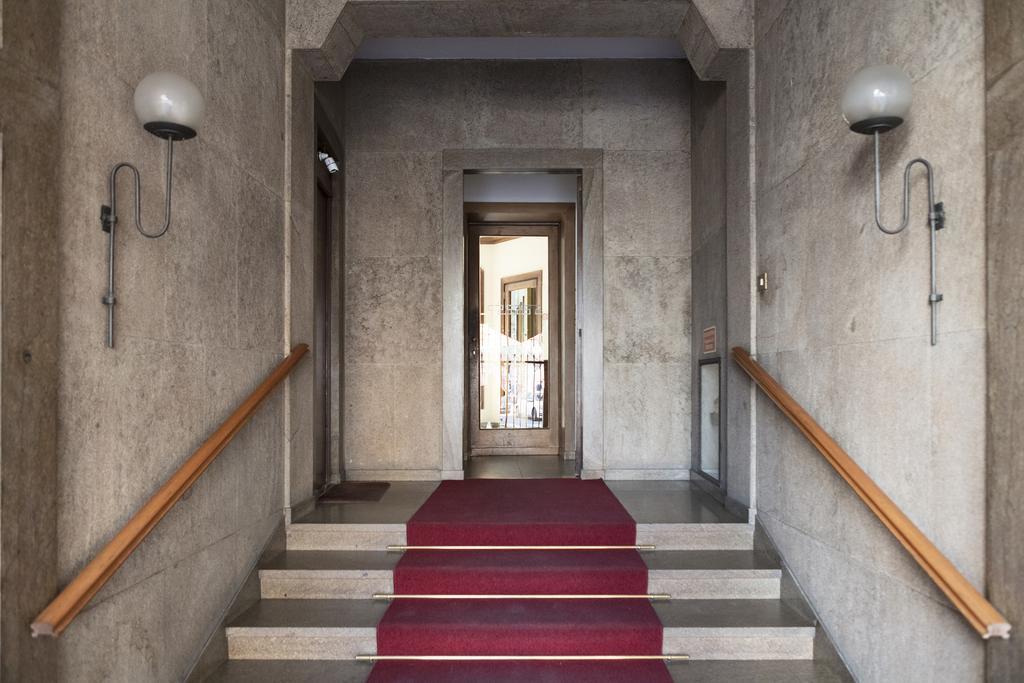 Heart Milan Apartments Duomo Sanbarnaba Екстер'єр фото